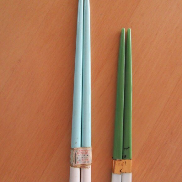 Chopsticks - set of 2 - Pier One & Japan - floral - hair sticks - Picture 4 of 6
